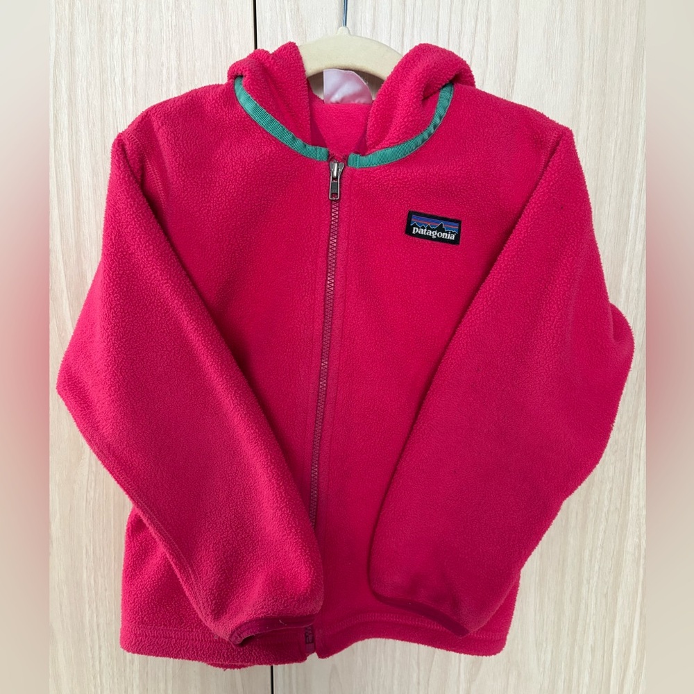 Patagonia size 4T kids hooded zip up fleece